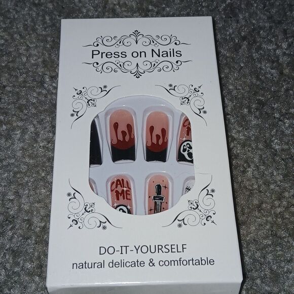 Press on Nails  Halloween scary skull  NEW - Picture 1 of 4